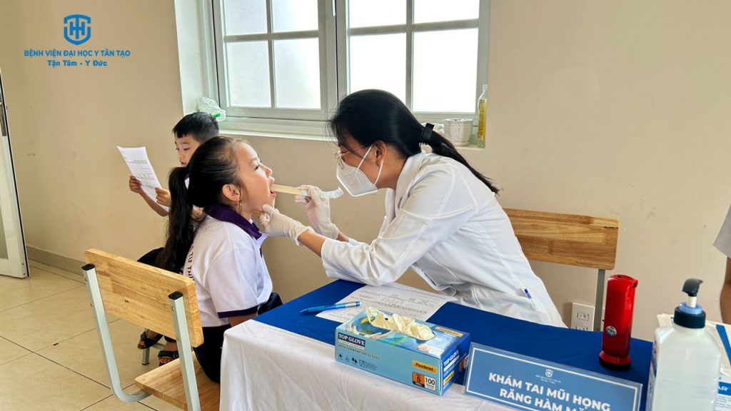 chương trình khám nha học đường đã hoàn thành được nửa chặng - khối lớp 1