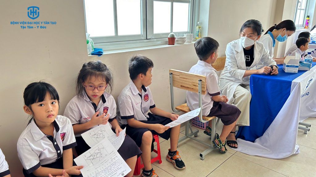 chương trình khám nha học đường đã hoàn thành được nửa chặng - khối lớp 3