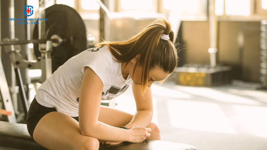 chậm kinh nhưng không có dấu hiệu mang thai - do tập thể dục, vận động quá mức