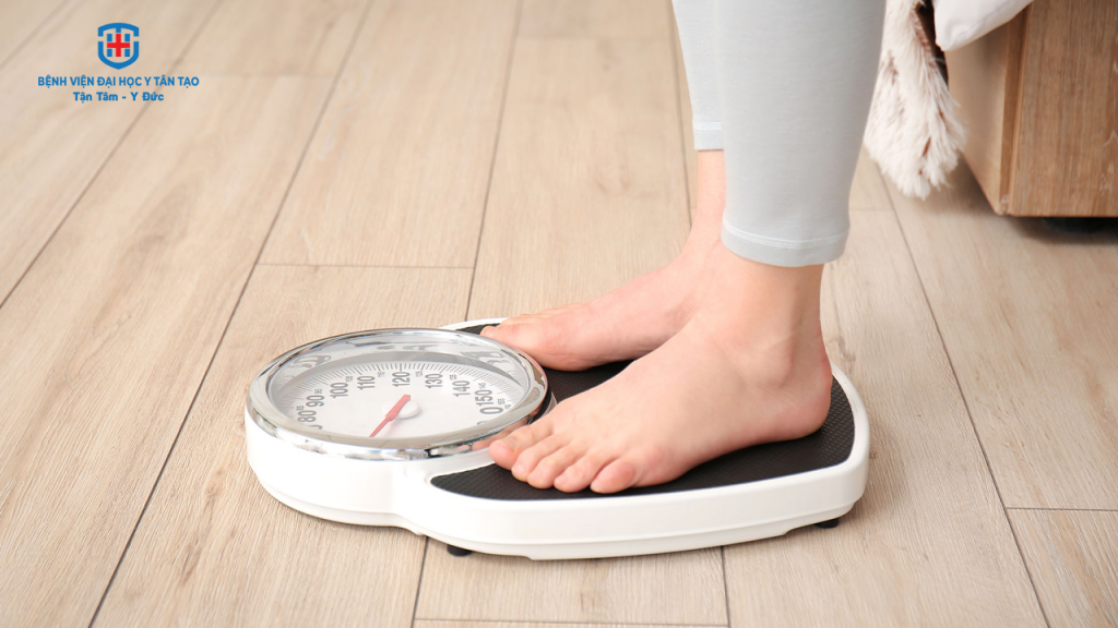 chậm kinh nhưng không có dấu hiệu mang thai - do thay đổi cân nặng đột ngột